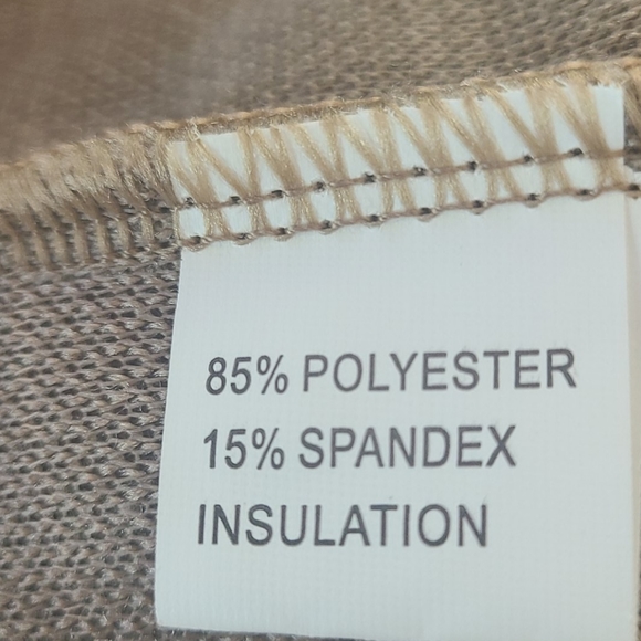 Hooded Pullover - Picture 8 of 9